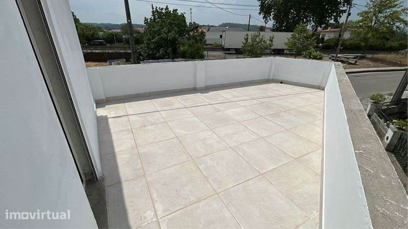 Arrenda-se Moradia T3 C/ terraço / Cernache / Coimbra - Grande imagem: 5/8