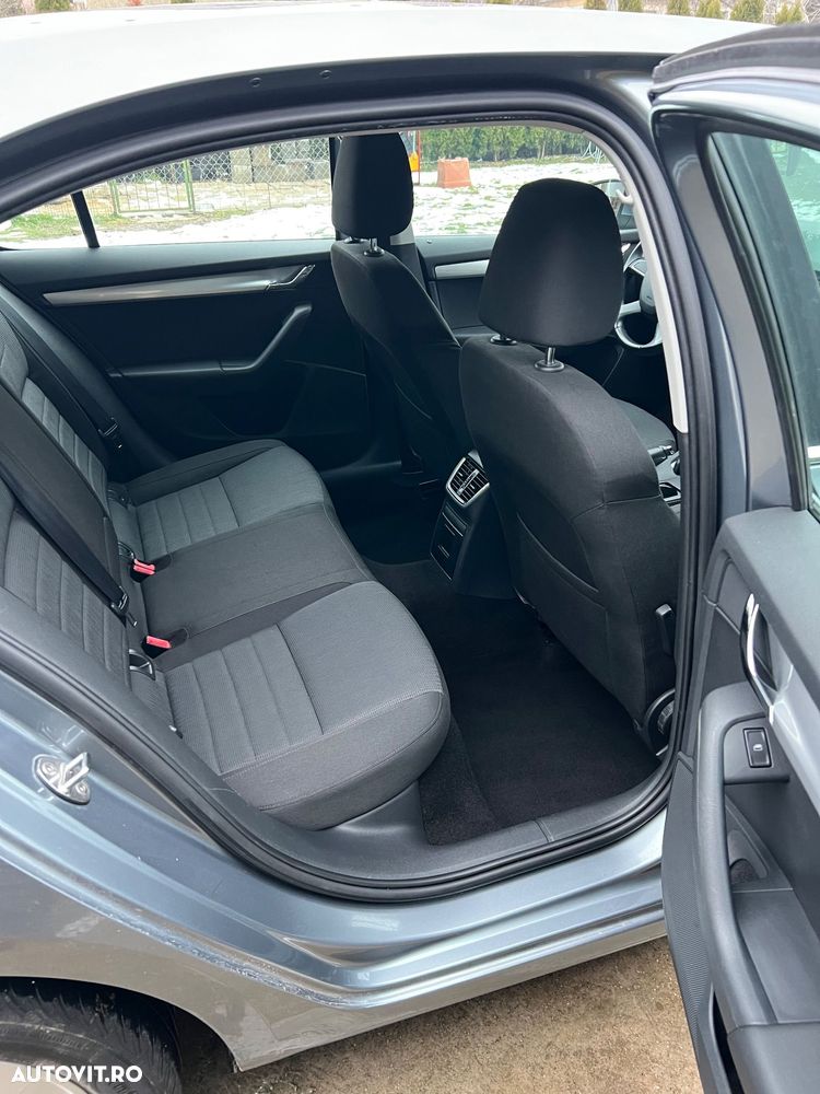 Skoda Octavia 1.6 TDI DPF Ambition - 10