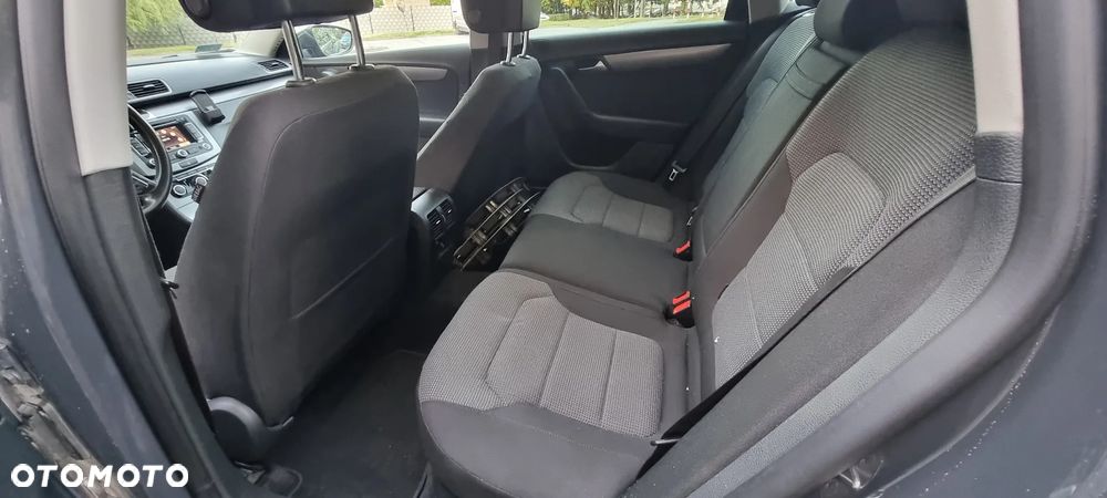 Volkswagen Passat 1.6 TDI Comfortline - 20
