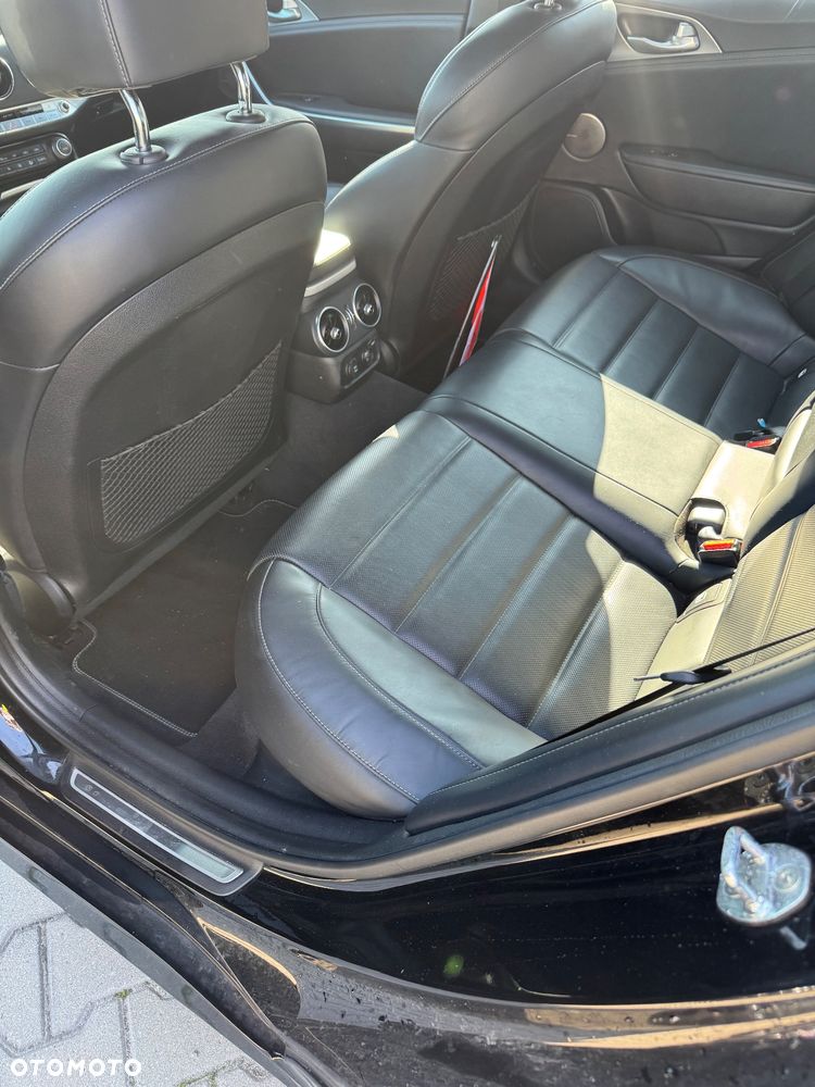 Kia Stinger 3.3 T-GDI V6 GT AWD - 8