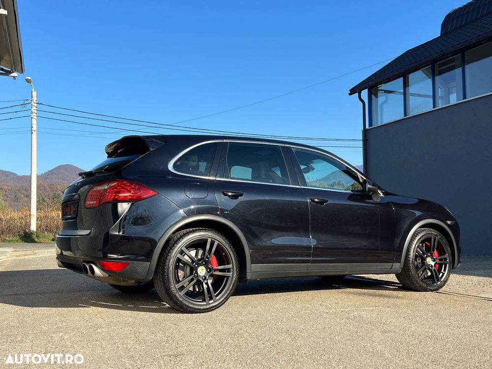 Porsche Cayenne Turbo V8 4.8L Aut. - 13