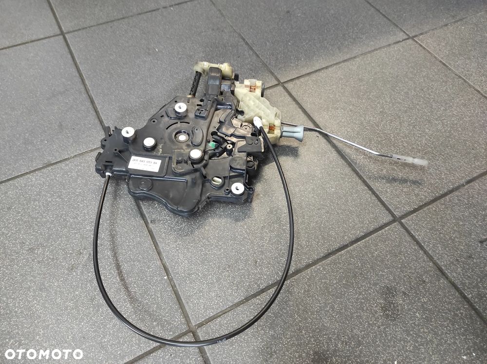 ZAMEK DRZWI PRZESUWNYCH LEWY 2K0843653BA VW CADDY 3 WYSYŁKA !!! - 1
