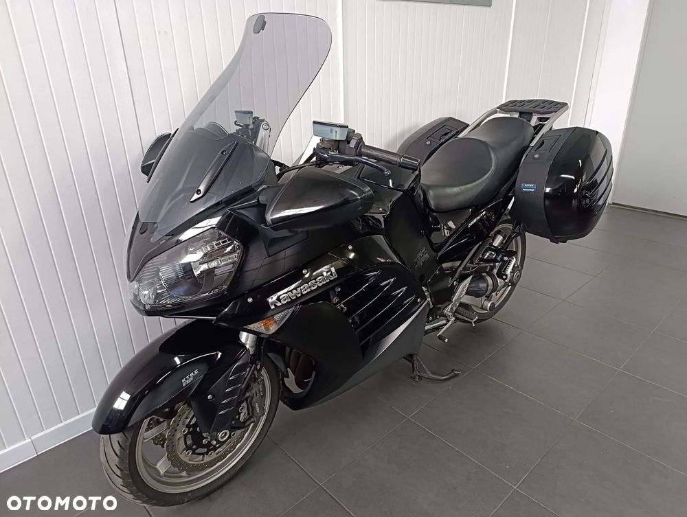 Kawasaki GTR - 6