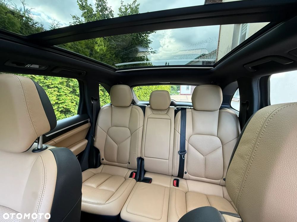 Porsche Cayenne S E-Hybrid - 24