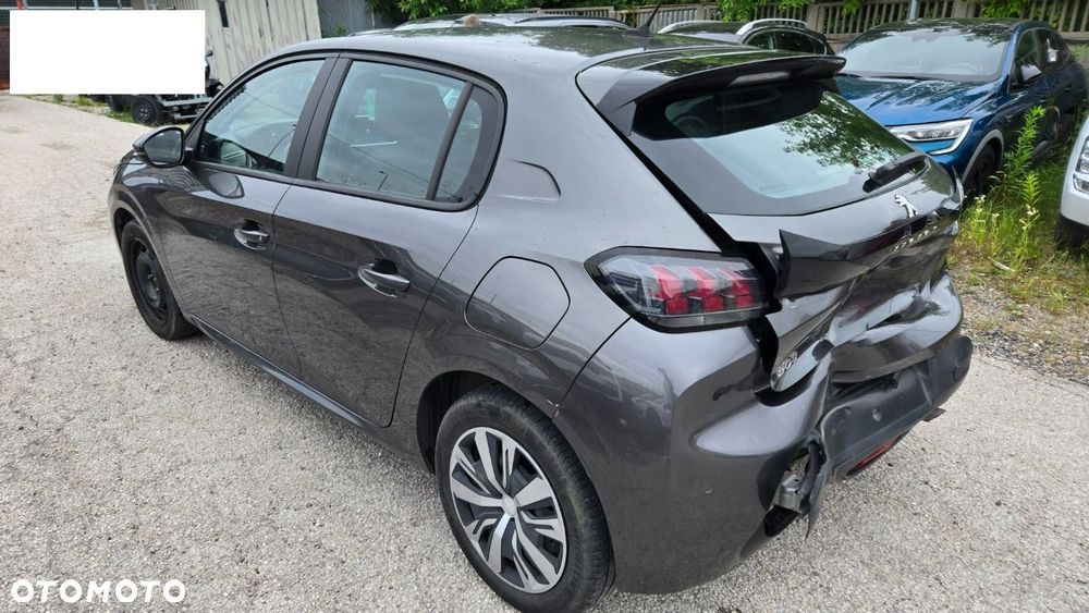 Peugeot 208 - 10