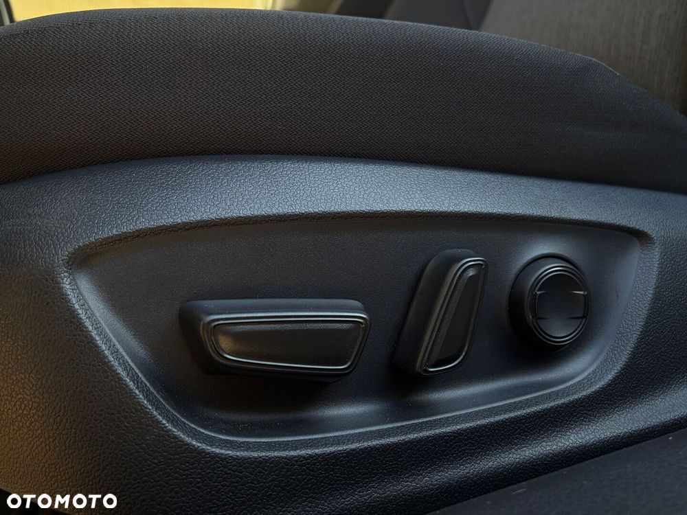 Toyota Camry 2.5 Hybrid Comfort CVT - 31