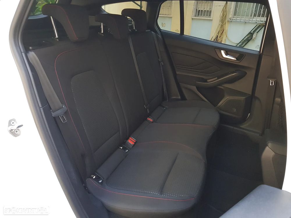 Ford Focus SW 1.5 TDCi EcoBlue ST-Line X - 43