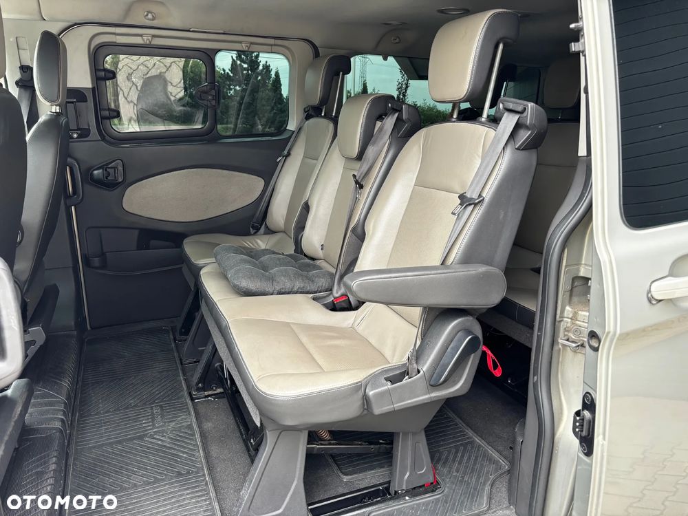 Ford Tourneo Custom 300 L2H1 VA Titanium - 33