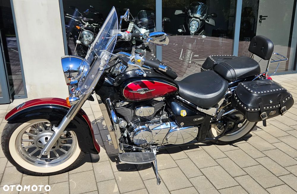 Suzuki Intruder - 10