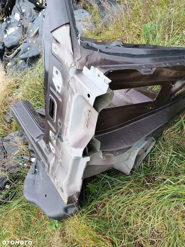 Thema II słupek próg prawy przedni Chrysler 300C II - 2