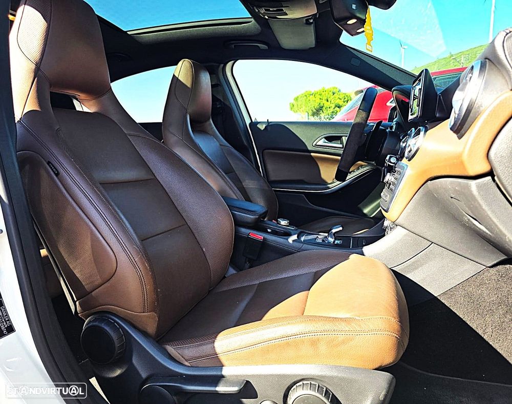 Mercedes-Benz A 45 AMG 4-Matic - 15
