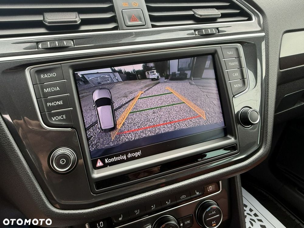 Volkswagen Tiguan - 32