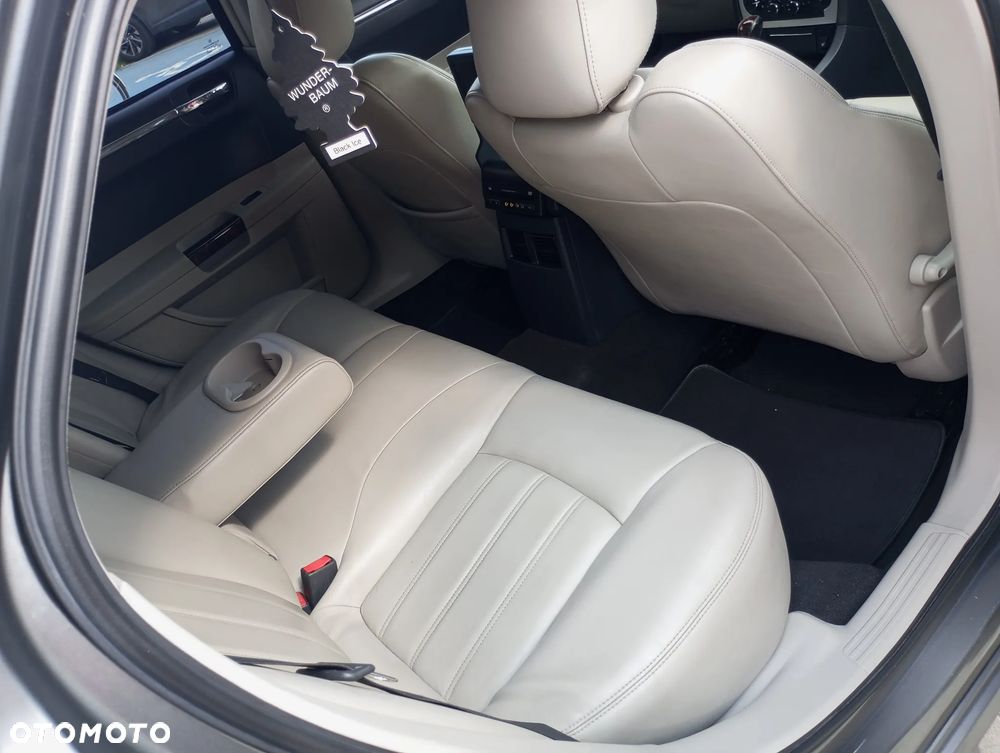 Chrysler 300C Touring 3.0 CRD DPF Automatik - 19