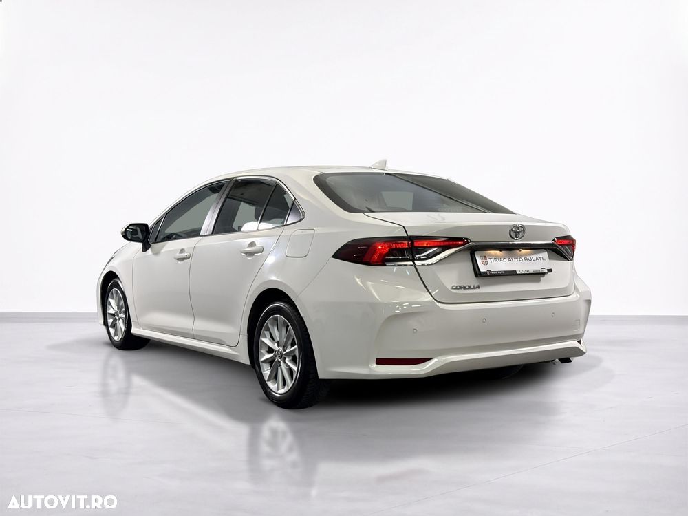 Toyota Corolla - 4