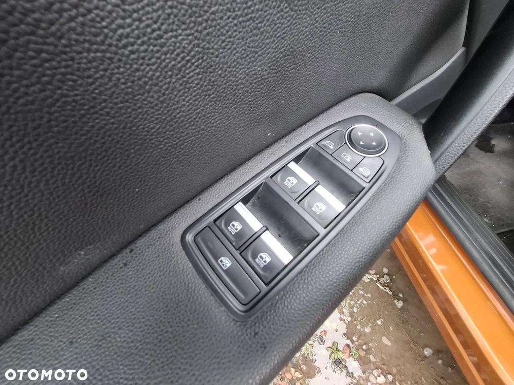 Renault Captur 1.3 TCe mHEV Intens EDC - 12