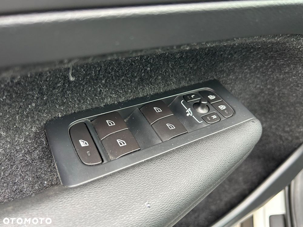 Volvo XC 40 T5 AWD Momentum Pro - 20