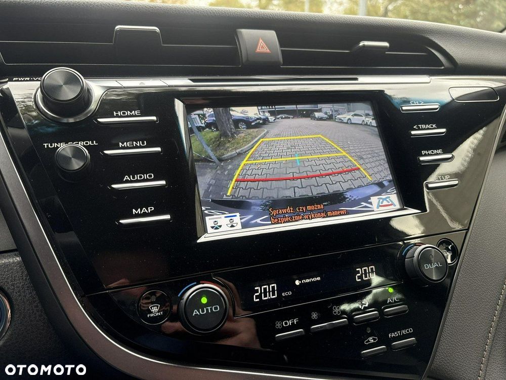 Toyota Camry - 23