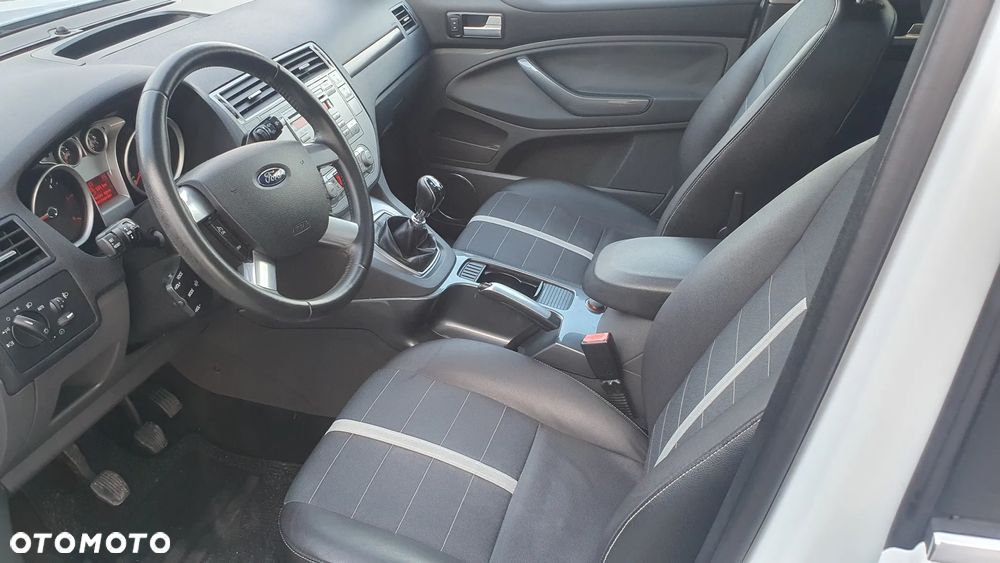Ford Kuga 2.0 TDCi 2x4 Titanium - 13