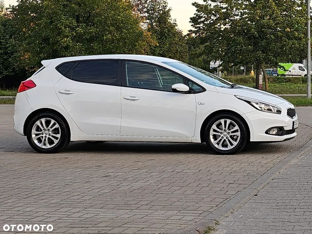 Kia Ceed 1.4 CVVT Fifa World Cup Edition - 5