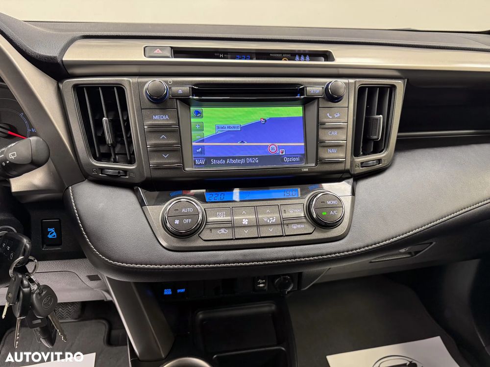 Toyota RAV4 2.2 D-4D 4x4 Automatik Life - 27