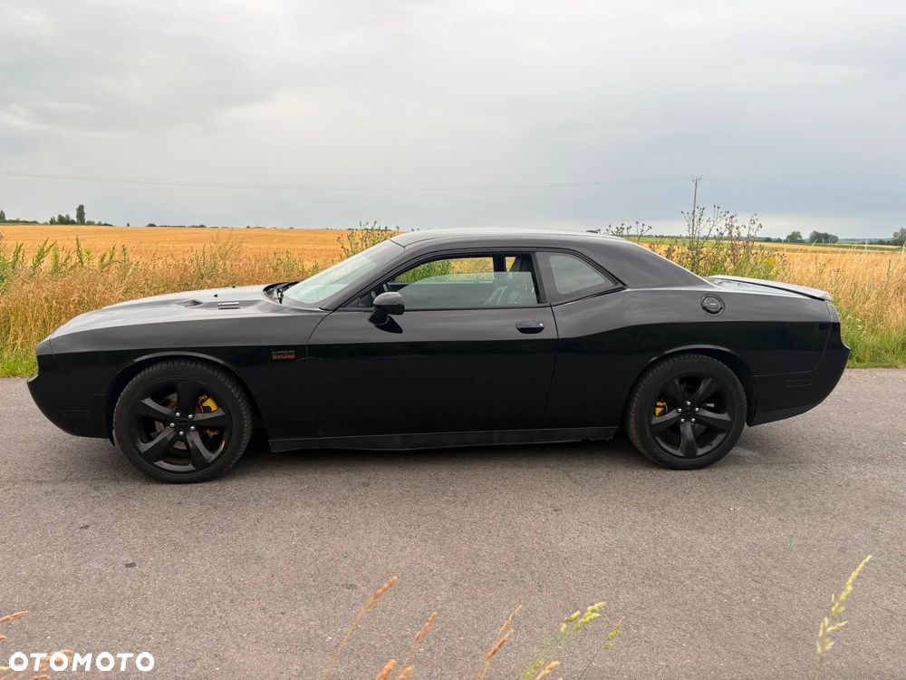 Dodge Challenger - 11