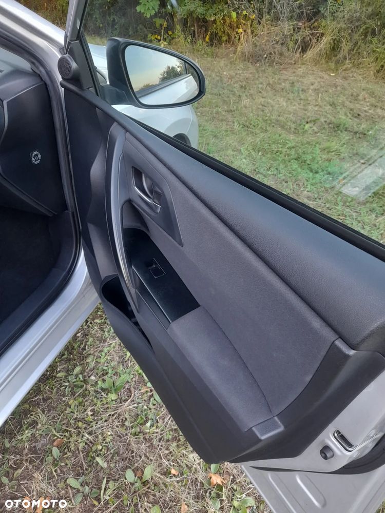 Toyota Auris 1.6 Active - 25