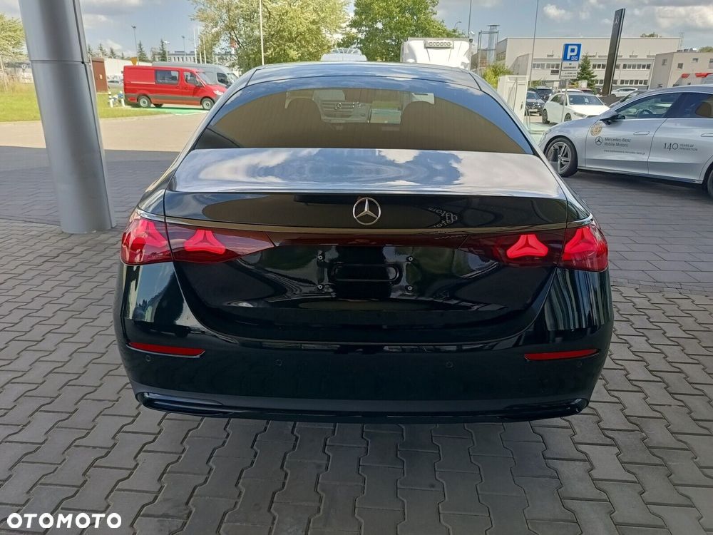 Mercedes-Benz Klasa E - 9