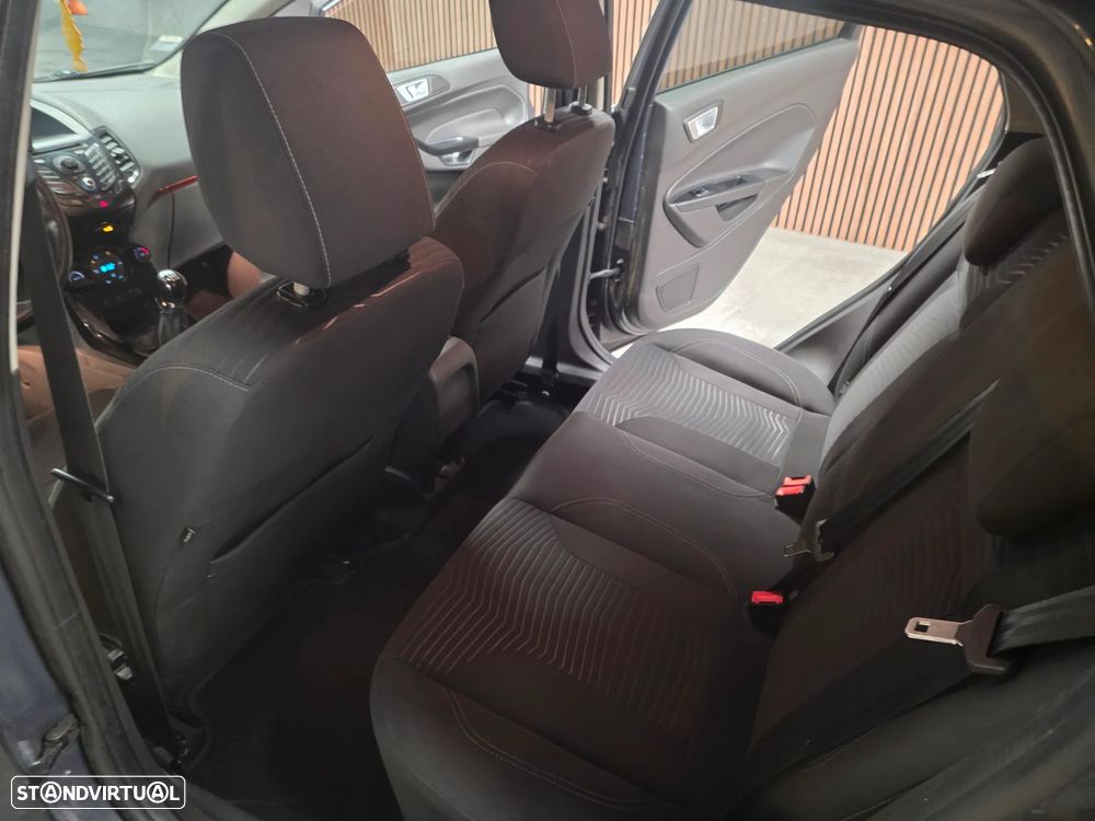 Ford Fiesta 1.6 TDCI Titanium - 12