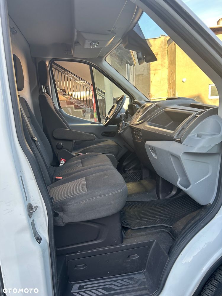 Ford Transit 350L Trend FWD - 13
