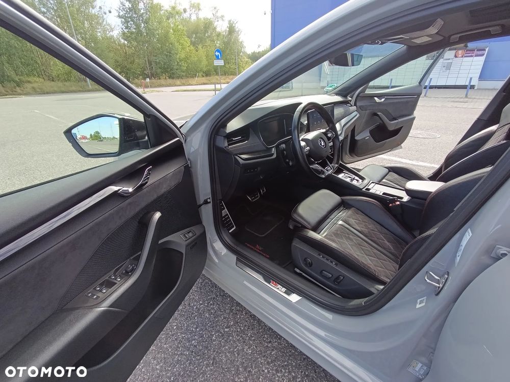 Skoda Octavia 2.0 TDI DSG RS - 9