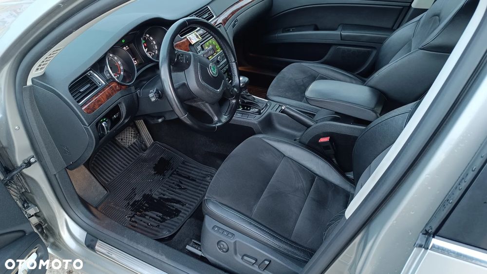 Skoda Superb 2.0 TDI Elegance DSG - 9