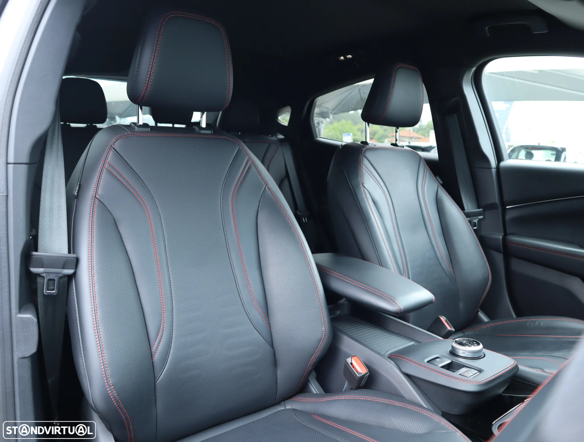 Ford Mustang Mach-E 75.7 kWh Premium AWD - 5
