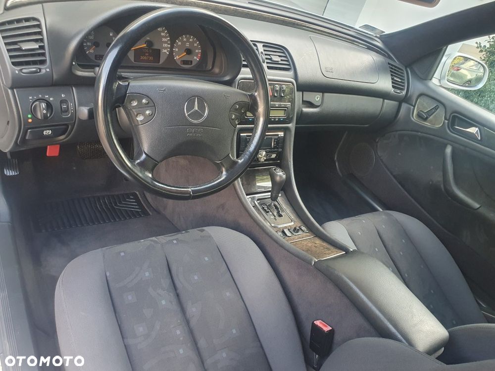 Mercedes-Benz CLK - 6