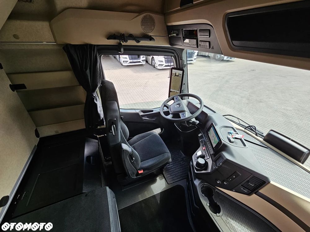 Mercedes-Benz Actros - 7