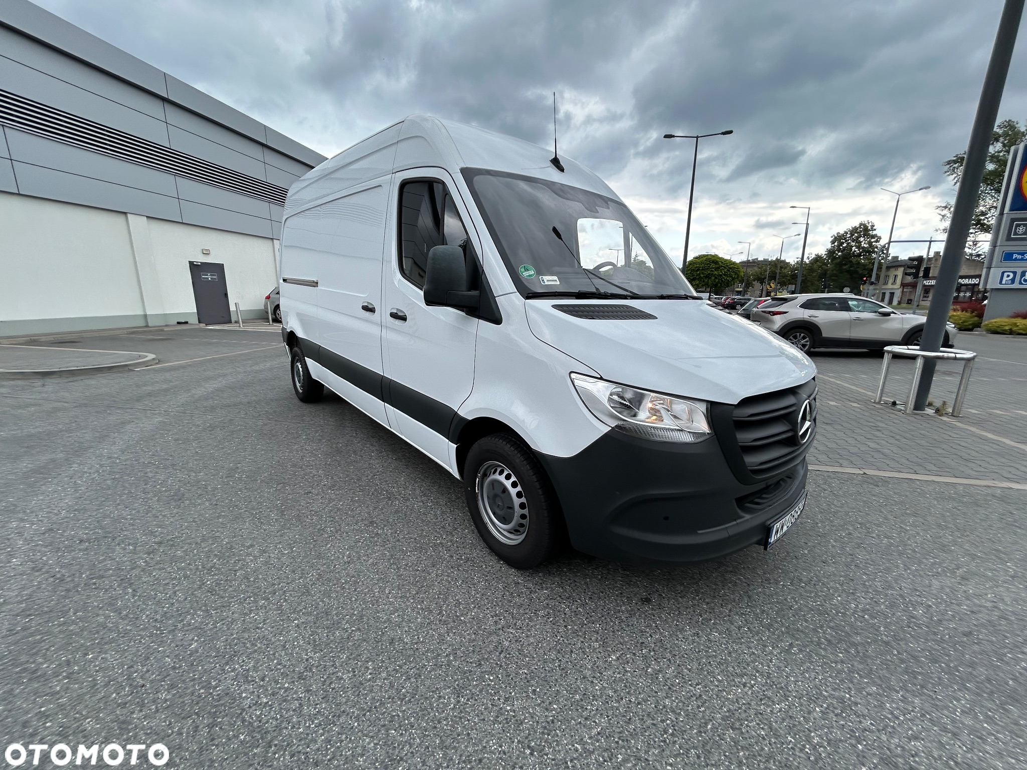 Mercedes-Benz Sprinter - 20