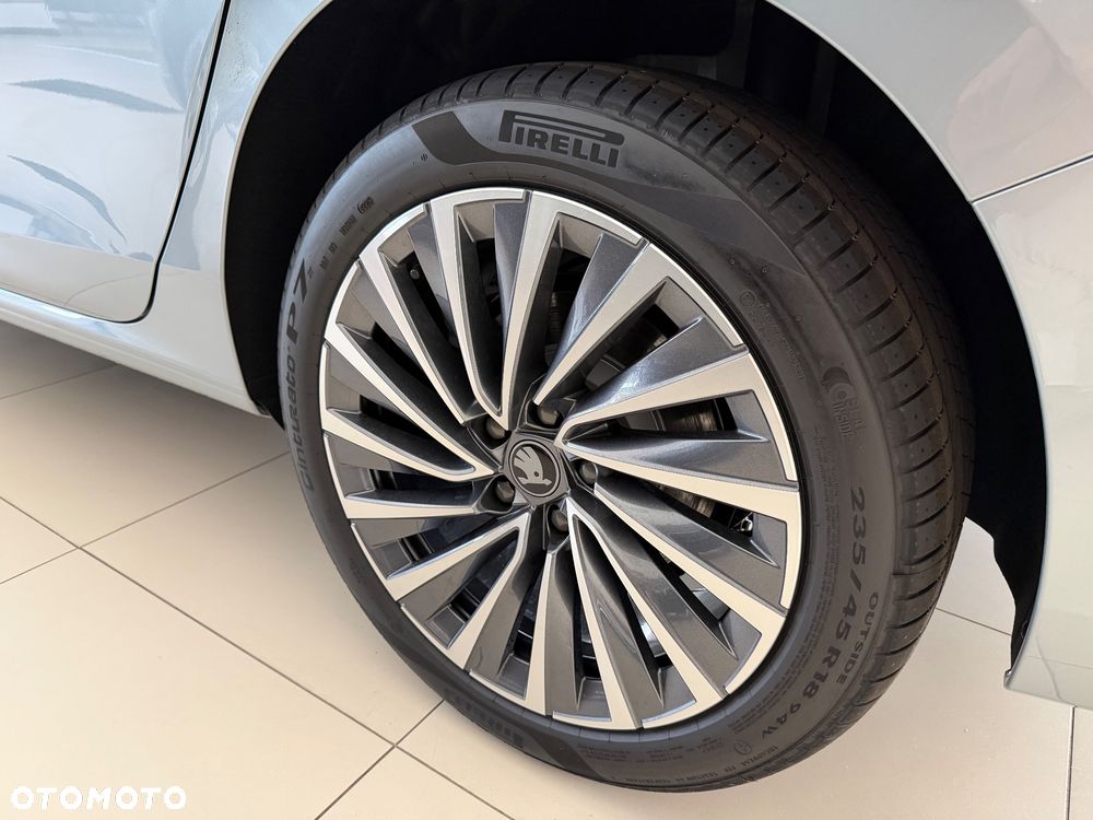 Skoda Superb 2.0 TDI SCR 4x4 L&K DSG - 8