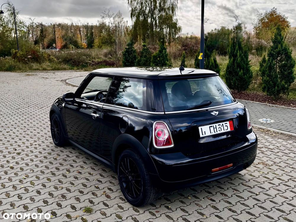 MINI Cooper Standard - 4