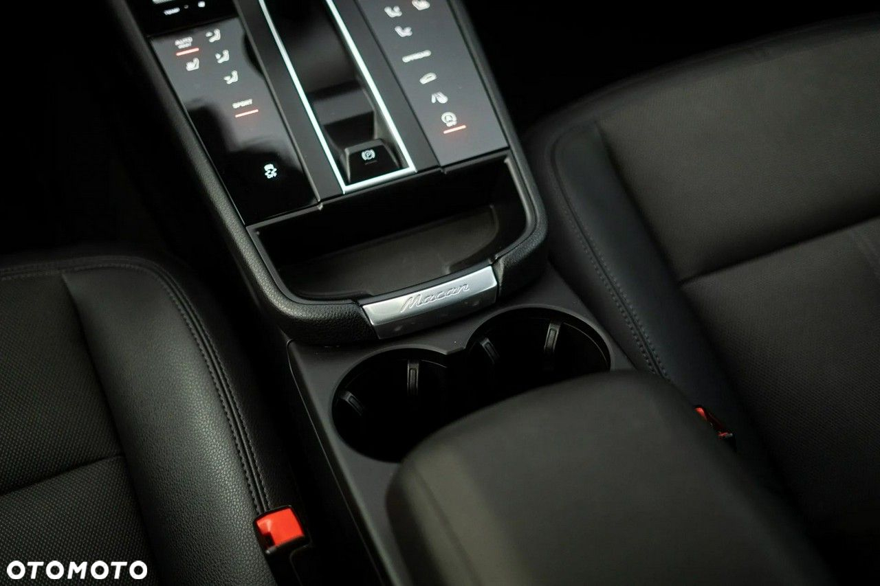 Porsche Macan Standard - 17