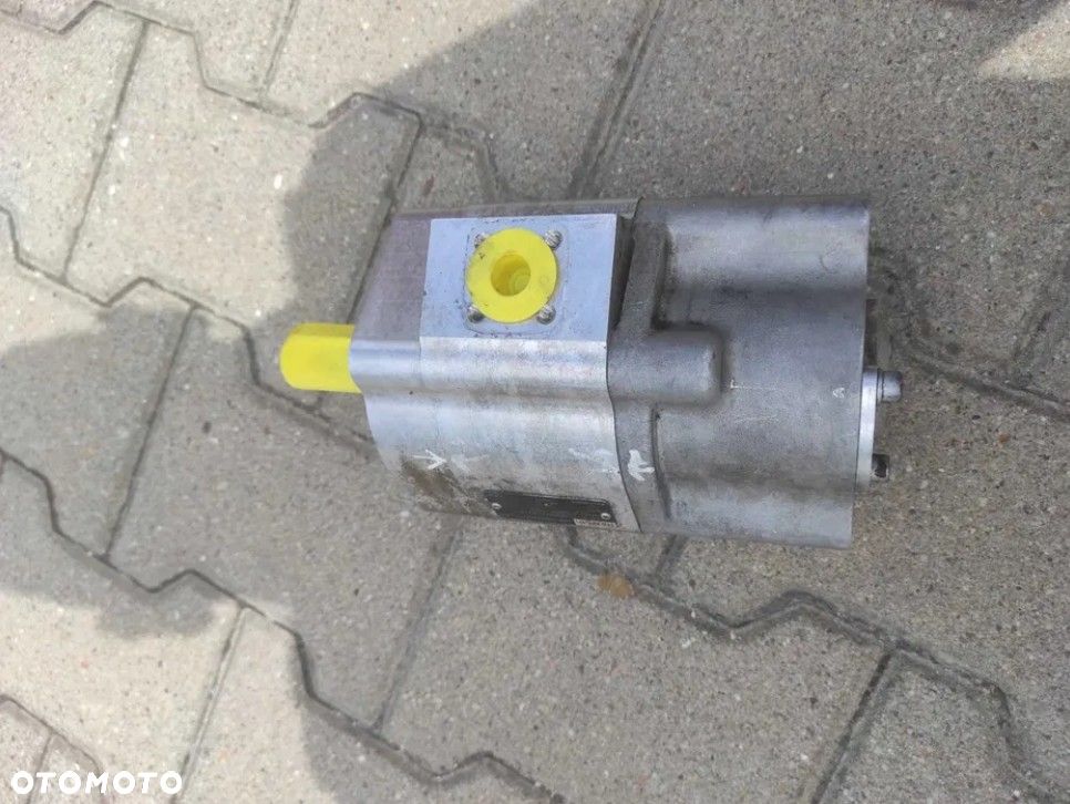 Pompa hydrauliczna napędu wentylatora chłodnicy - 1
