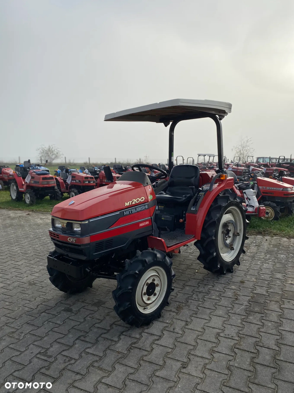 Mitsubishi MT200