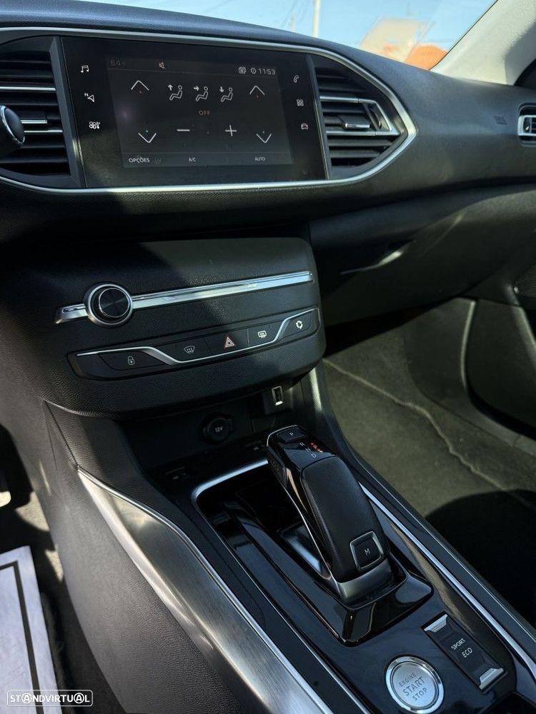 Peugeot 308 1.2 PureTech Allure EAT8 - 8