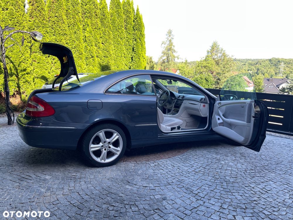 Mercedes-Benz CLK - 4