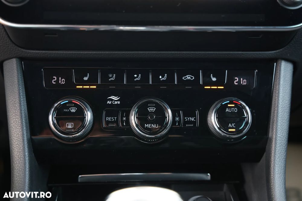 Skoda Superb 2.0 TDI DSG Sportline - 28