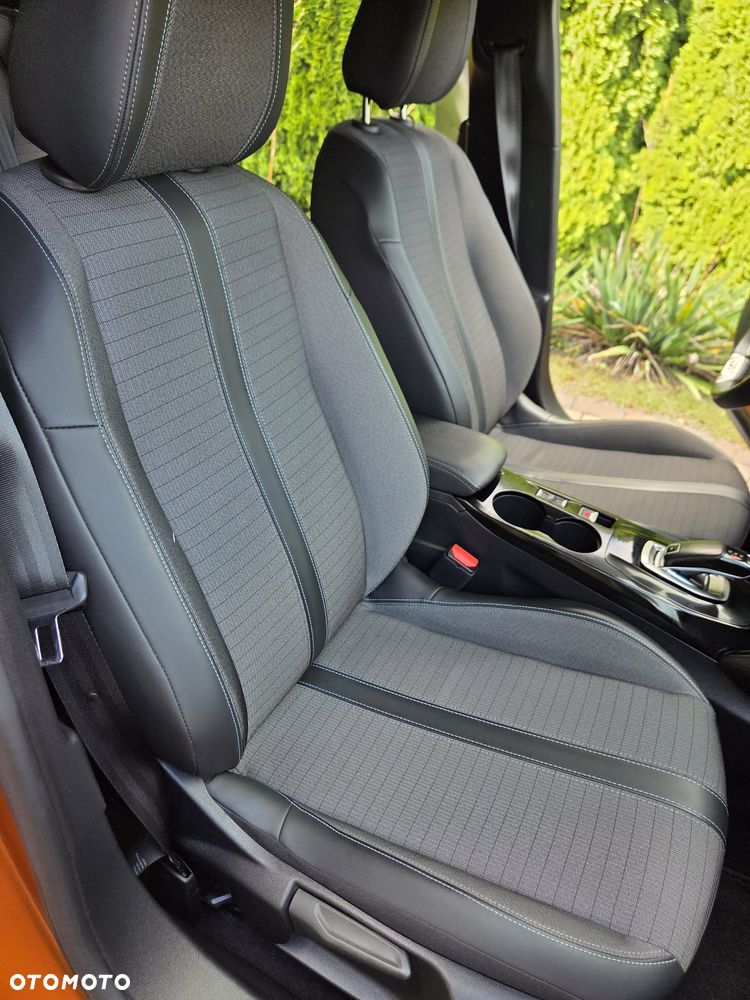 Peugeot 2008 1.2 PureTech Allure Pack S&S EAT8 - 26