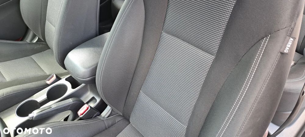 Hyundai i30 1.6 GDI Classic + - 35