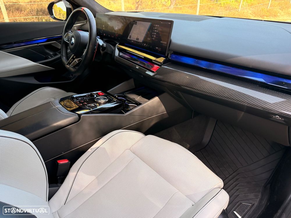 BMW M5 xDrive - 11