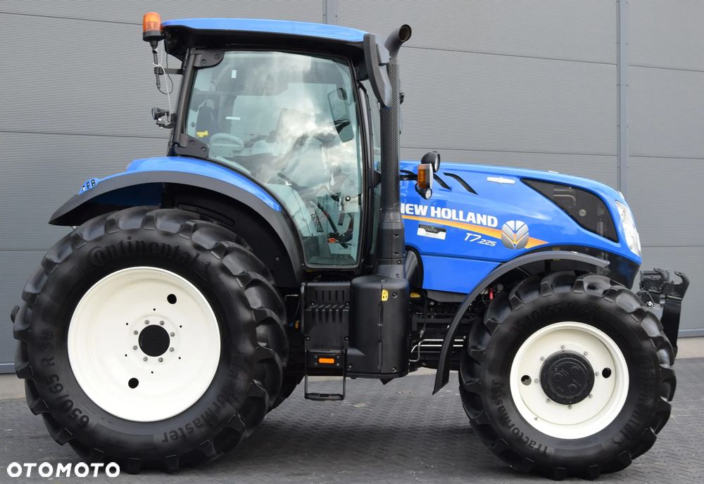 New Holland T7.225 Auto Command - 8
