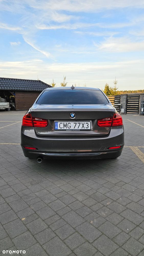BMW Seria 3 318d Sport Line - 7