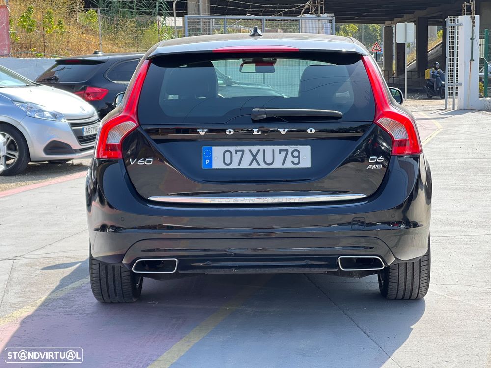 Volvo V60 D6 Plug-In-Hybrid AWD Geartronic Momentum - 3