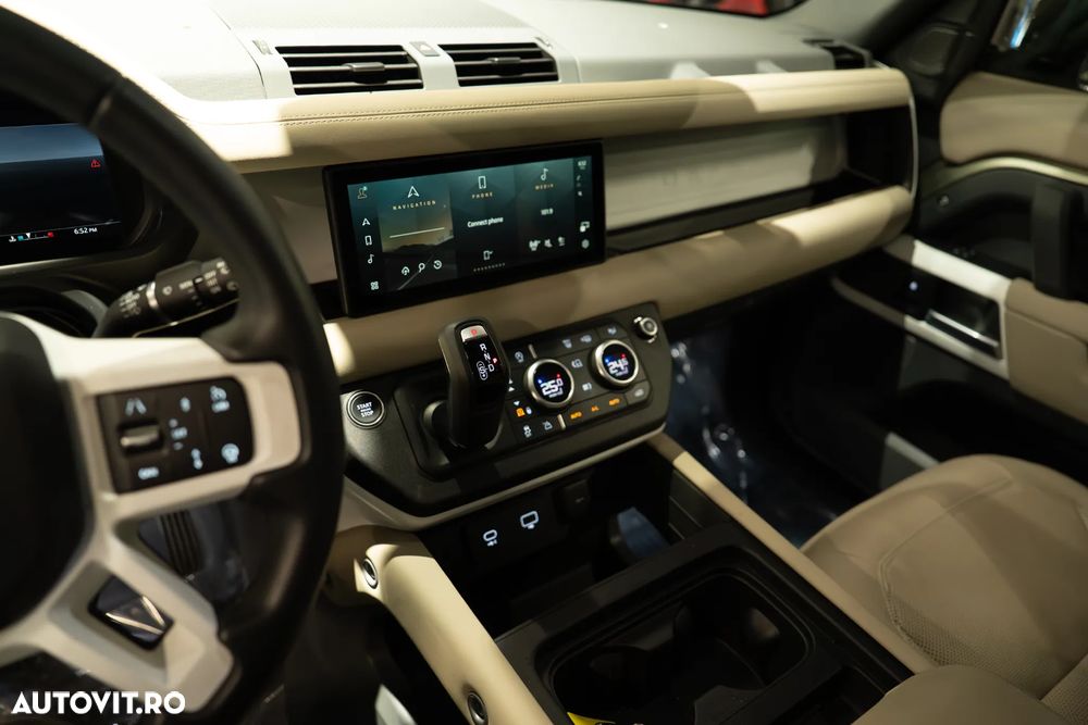 Land Rover Defender 110 2.0 P300 SE - 22